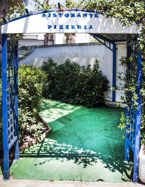 Hotel Ristorante Meson Feliz تيراتشينا المظهر الخارجي الصورة
